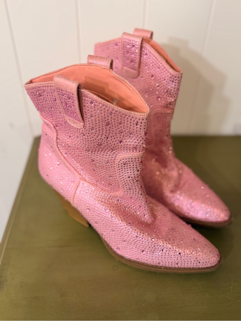 Forever River-01 Pink Rhinestone Western Ankle Boot Size 10 Sparkly Booties